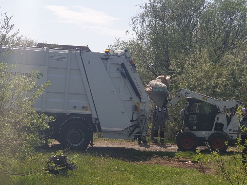 В Красноярске за 4 дня отправили на полигон более 4 000 тонн мусора