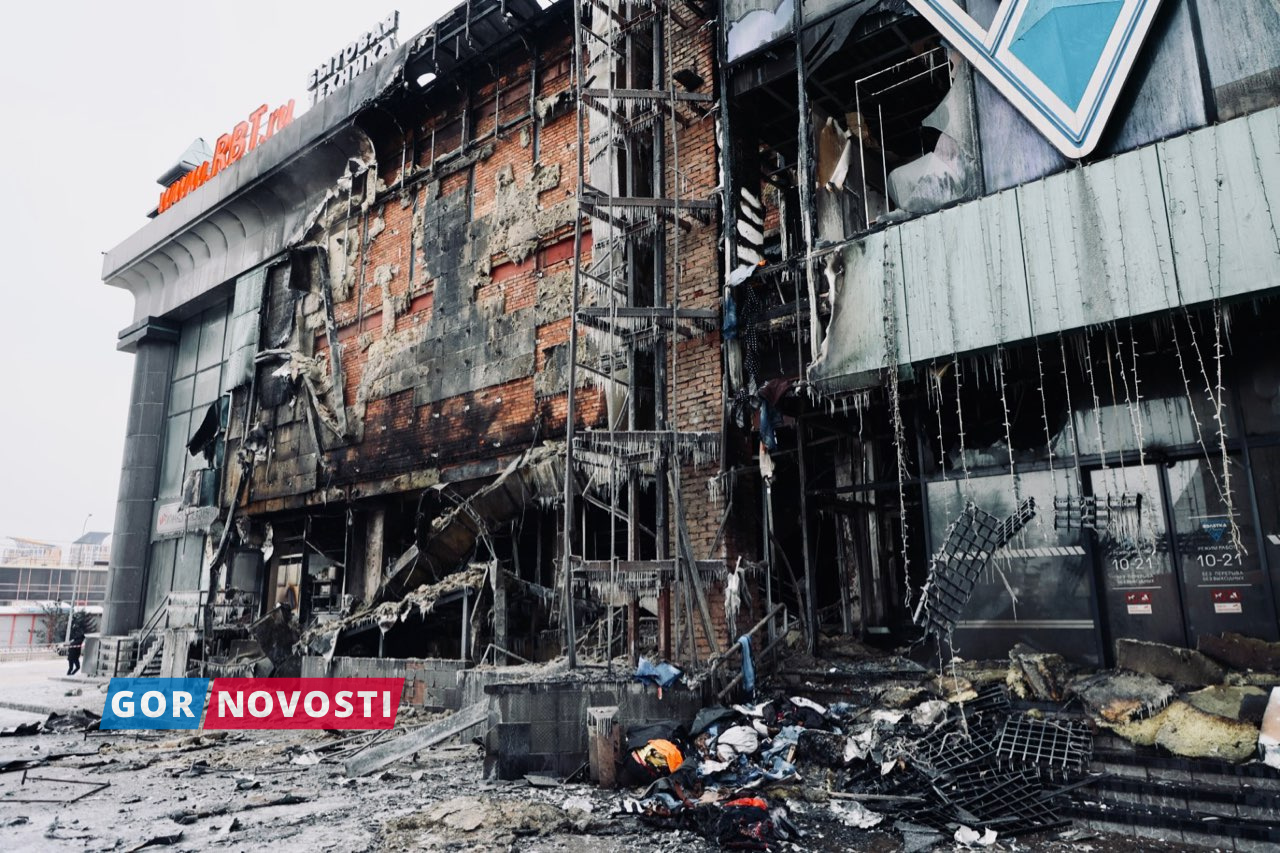 Фотограф Gornovosti показал здание красноярского ТК «Взлетка Plaza» после пожара