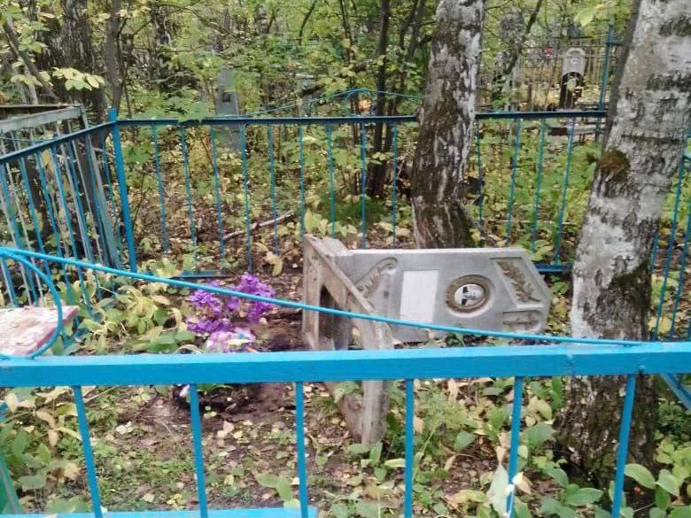 Житель Ачинска разворотил могилы ради бутылки водки
