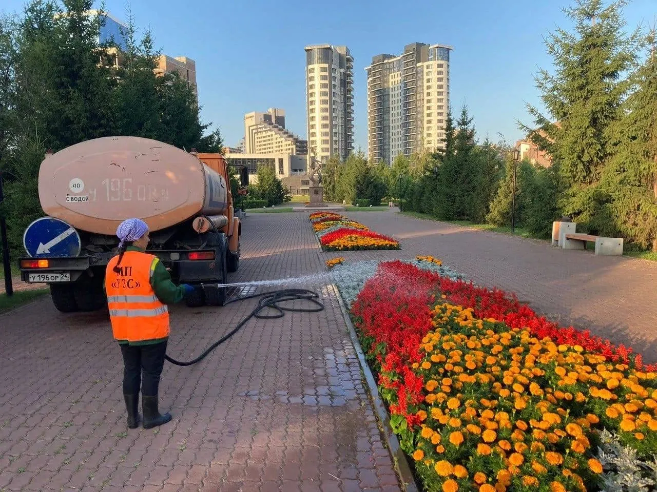 В Красноярске из-за жары на полив городских растений уходит 100 кубометров воды каждый день