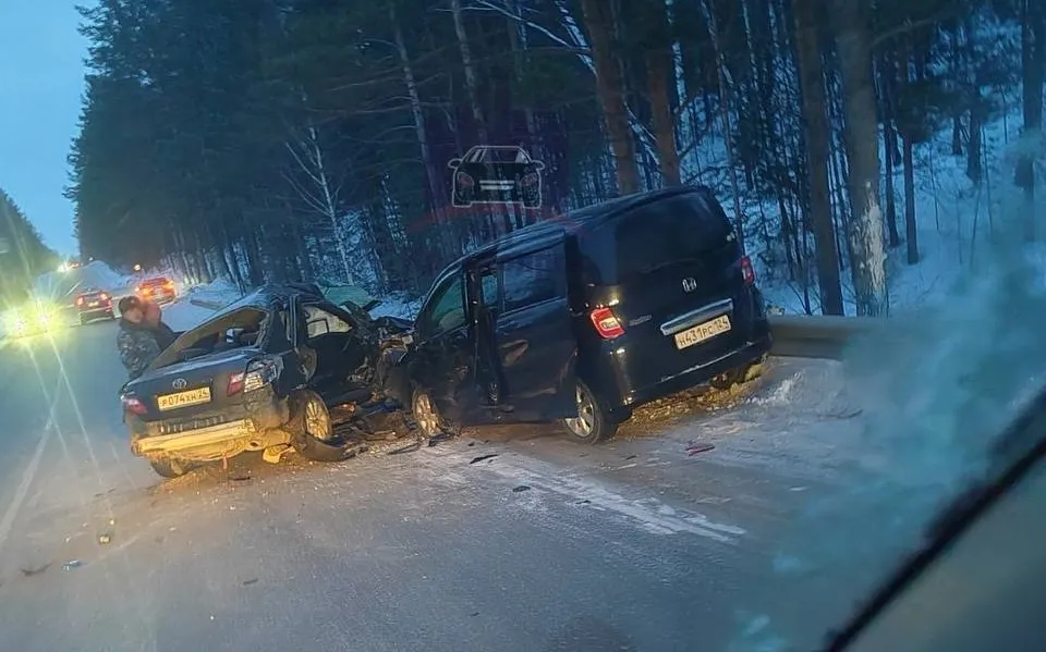 В аварии на трассе Красноярск – Дивногорск пострадали два человека