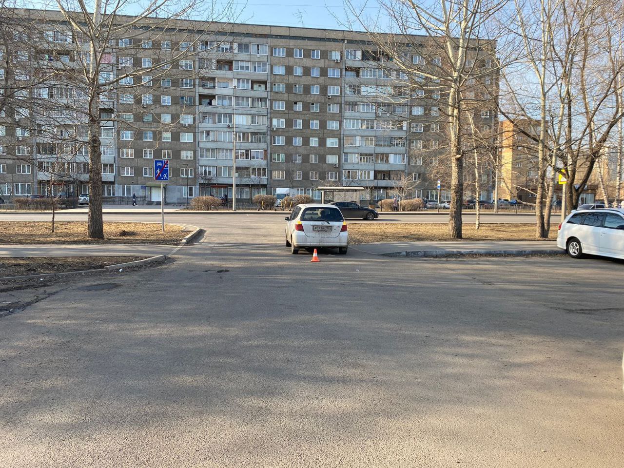 В Красноярске на улице Павлова произошла первая авария с подростком на велосипеде в 2023 году