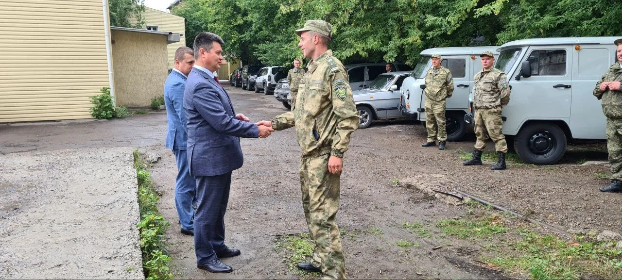 В Красноярском крае инспекторам заповедных территорий вручили пять автомобилей
