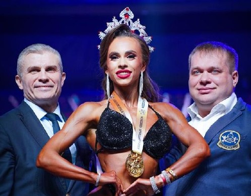 Жительница Красноярска впервые в истории стала абсолютной чемпионкой по фитнес-бикини
