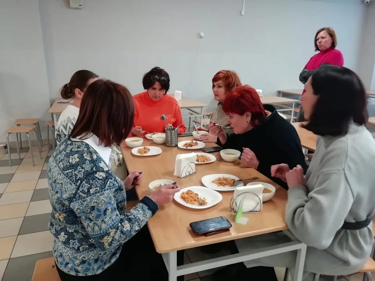 В Красноярске родители проверили питание в столовой школы № 157 Советского района
