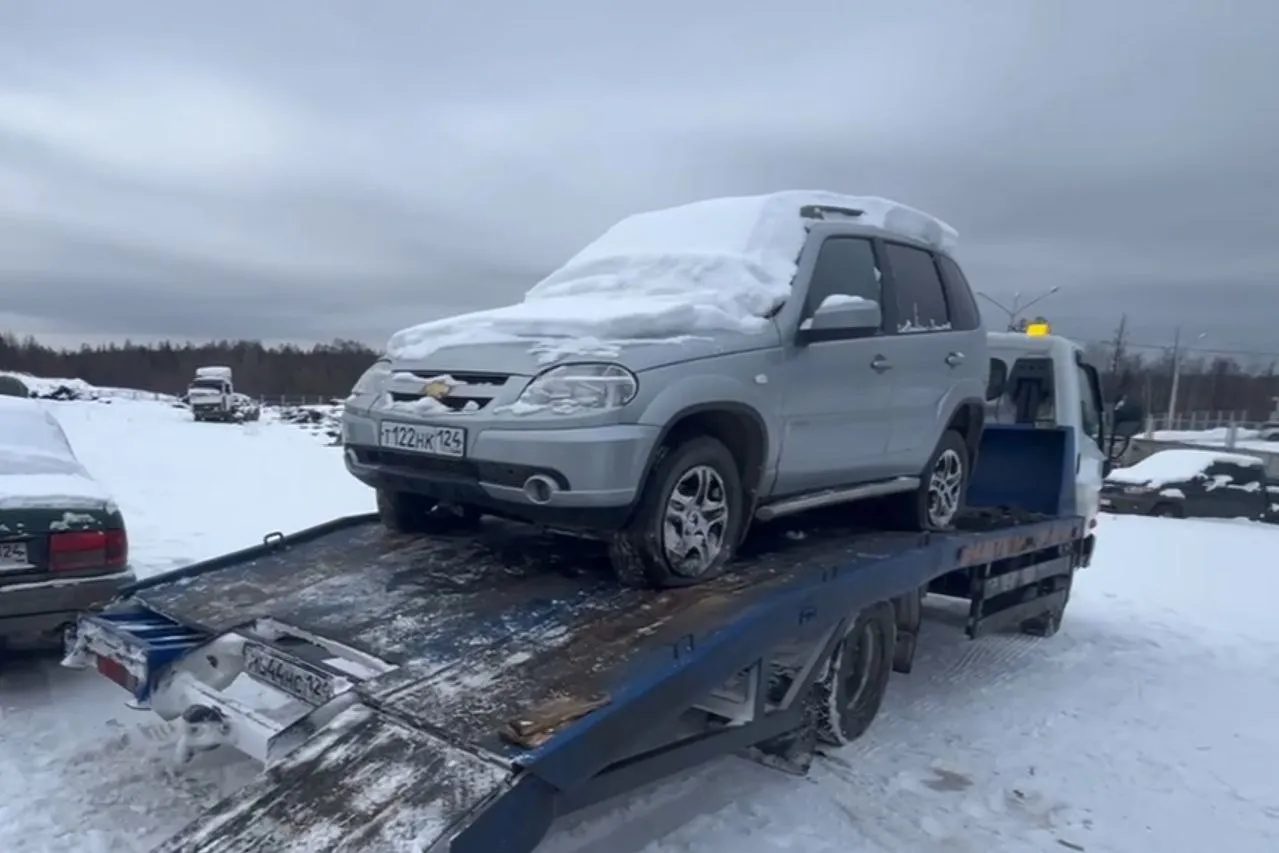 Судебные приставы отправили на СВО автомобиль должника из Красноярского края