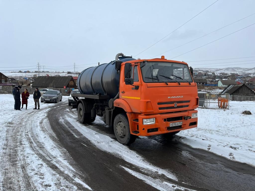 До 50 тысяч рублей заплатит водитель ассенизаторской машины за слив жидких бытовых отходов в Красноярске