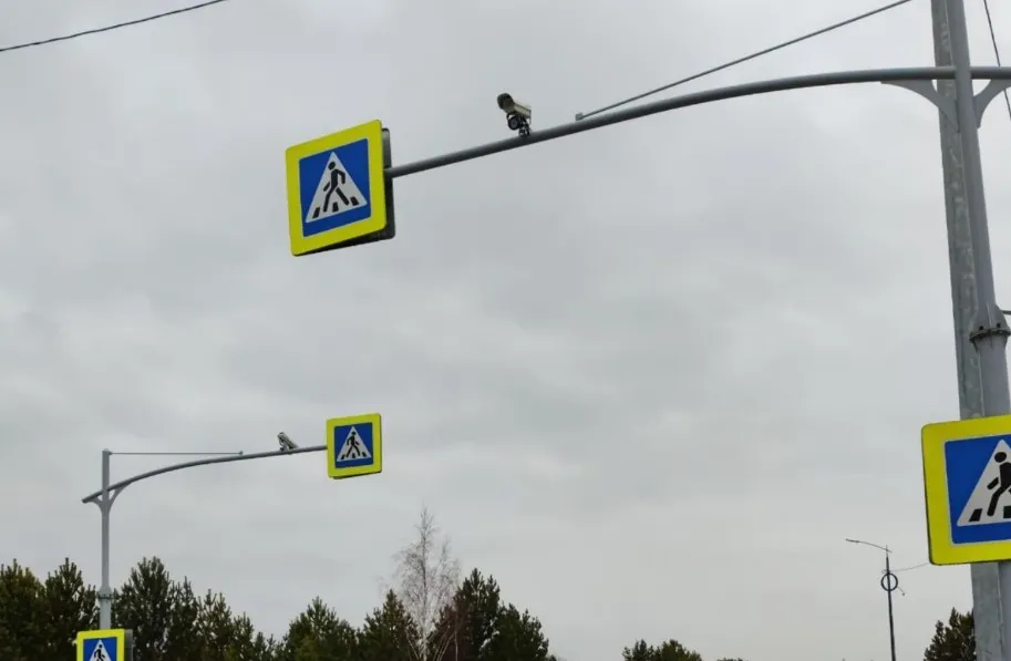 На дорогах в пригороде Красноярска установили 110 детекторов транспорта и 40 камер наблюдения