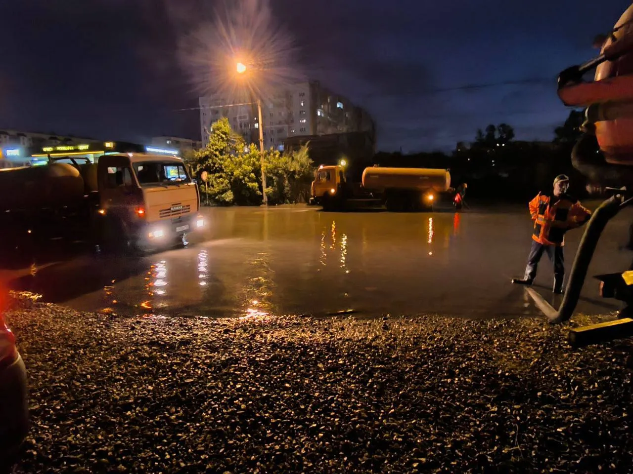 В Красноярске продолжают устранять последствия «залпового дождя»
