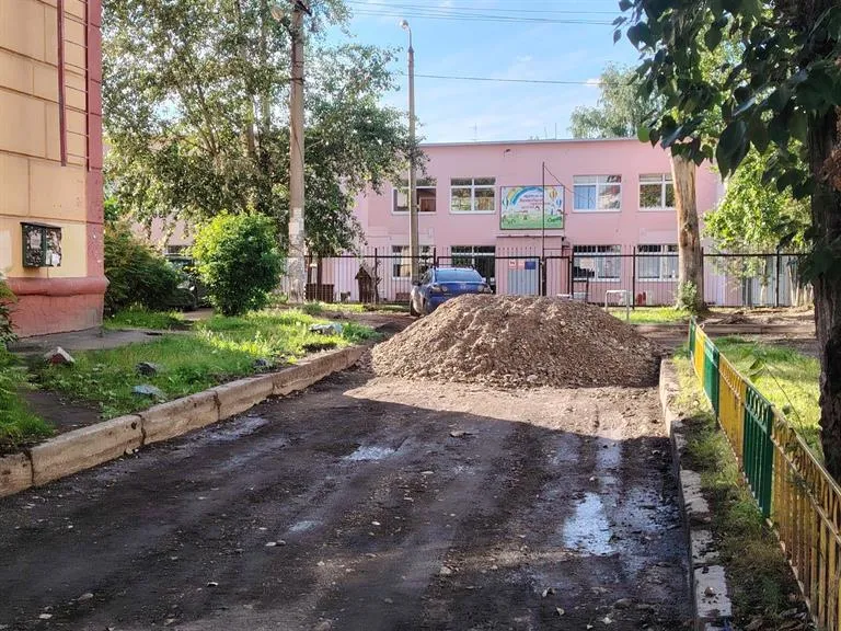 В Ленинском районе Красноярска дополнительно отремонтируют ещё несколько проездов во дворы