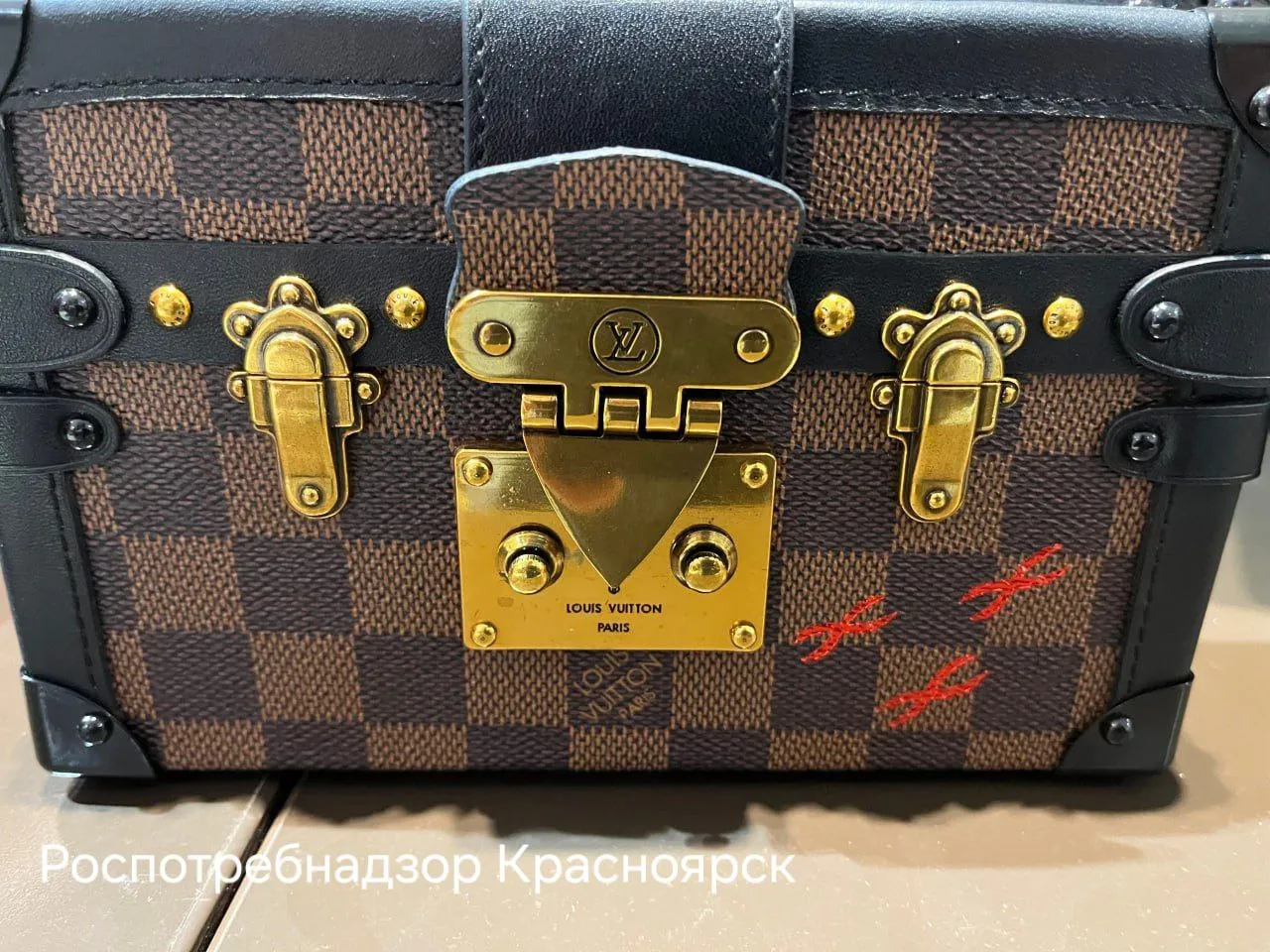 Красноярский салон уничтожит брендовые пальто и сумки на 700 тысяч рублей