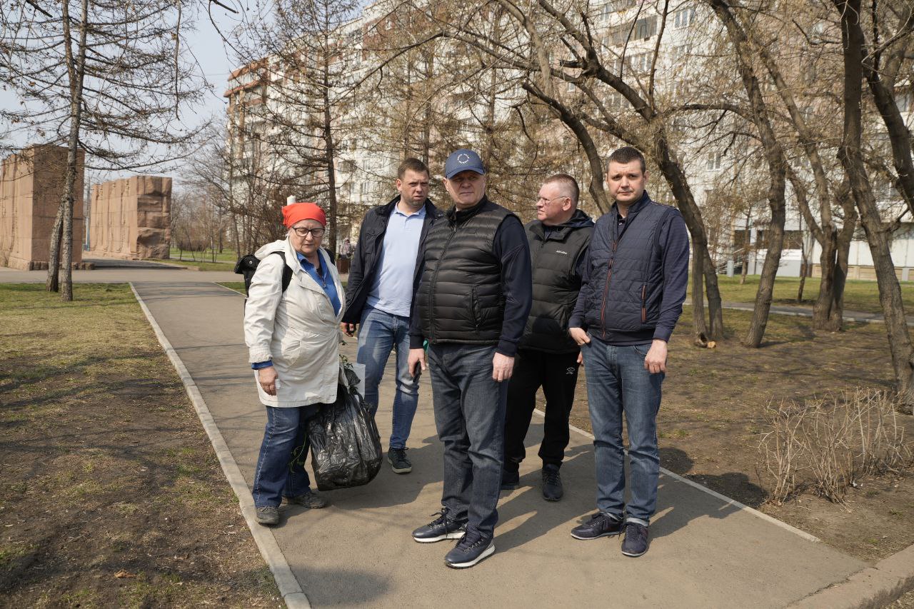 В Красноярске мэр города Владислав Логинов проинспектировал дорожный ремонт