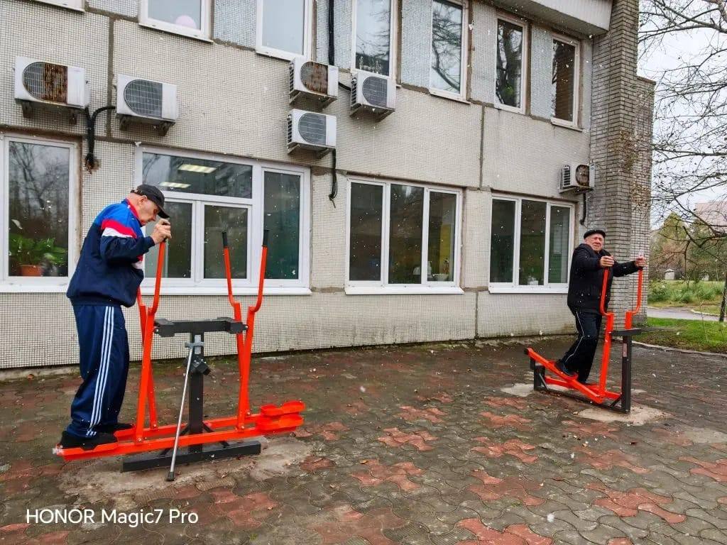 Красноярский пансионат «Ветеран» получил современное реабилитационное оборудование для постояльцев