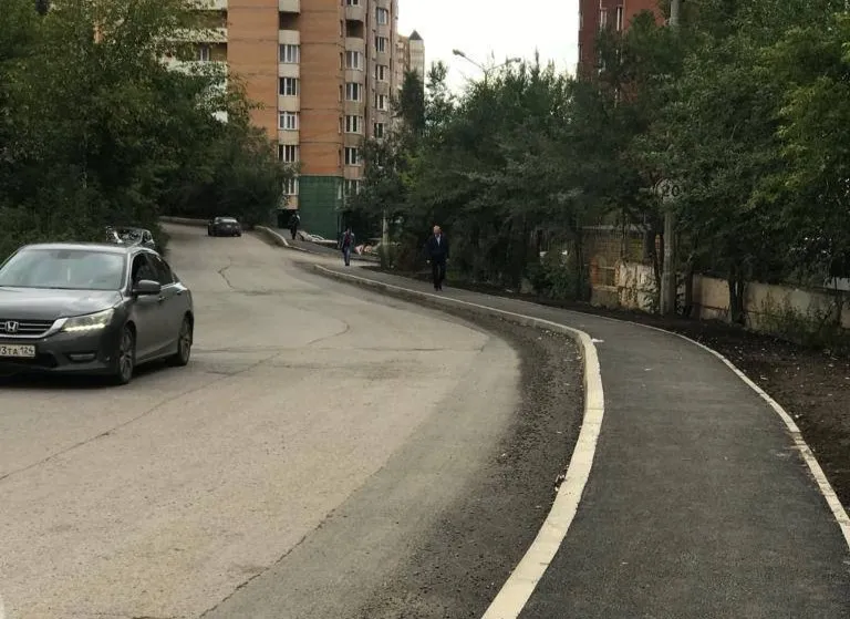 В Красноярске для жителей ЖК «Орбита» обустроили тротуар