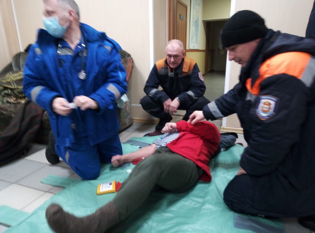 В Красноярском крае спасли провалившегося под лед мужчину