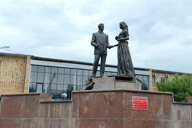 Фонтан​ «Ладья».
Администрация Красноярска