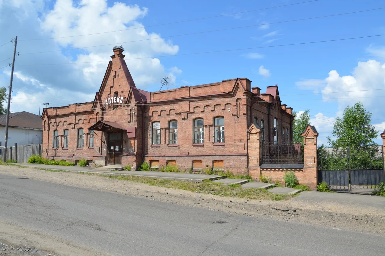 В Енисейске здание аптеки 19-го века передано в частную собственность
