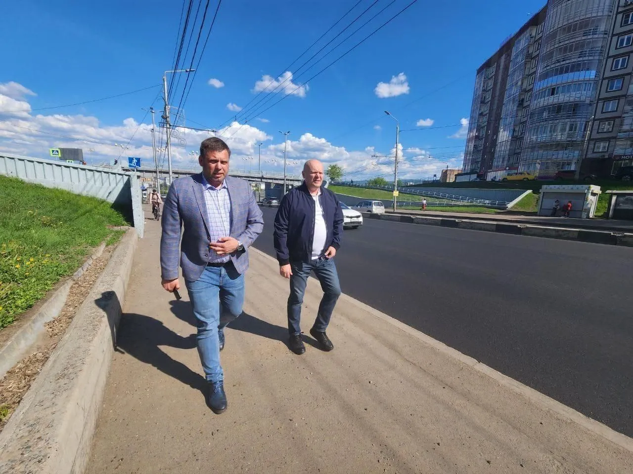 Мэр Владислав Логинов проверил дорожные объекты, на которые жаловались красноярцы