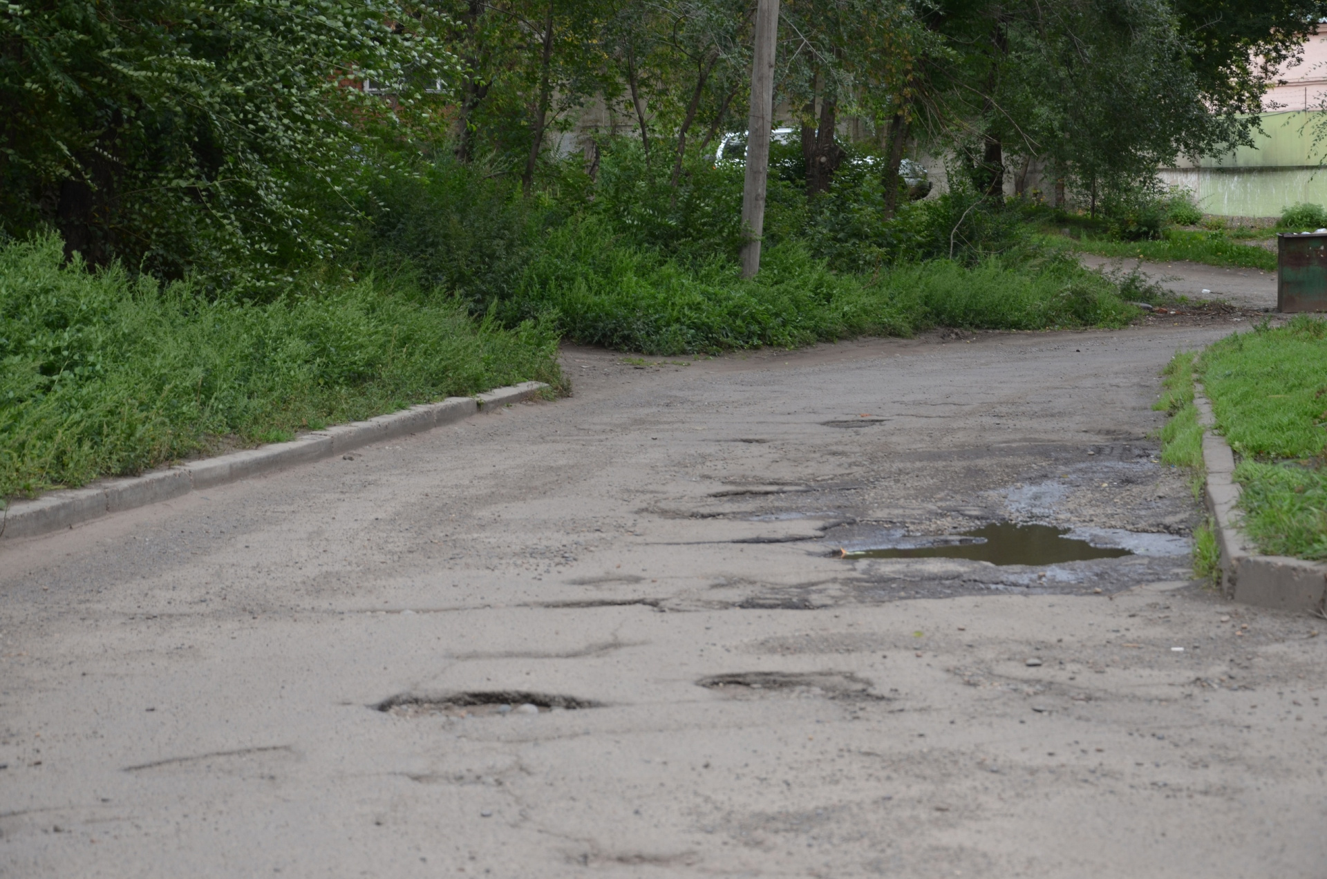 В Ленинском районе Красноярска отремонтируют еще 7 проездов во дворы