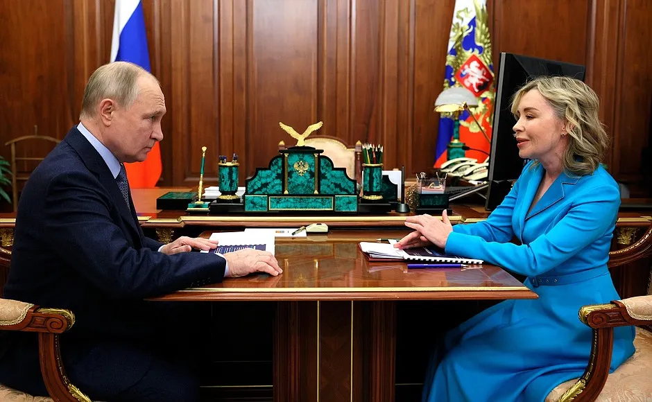 Президенту Владимиру Путину рассказали о спасенных на севере Красноярского края белых медведях