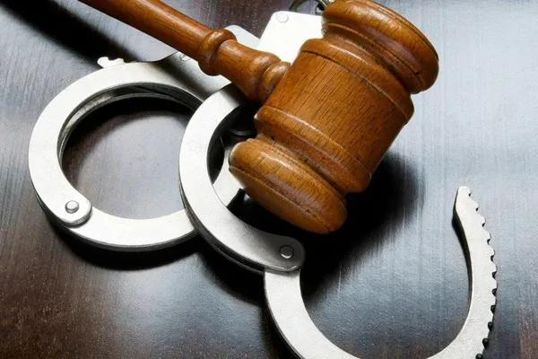 Сбежавшего из колонии в Красноярском крае мужчину приговорили к 2 годам
