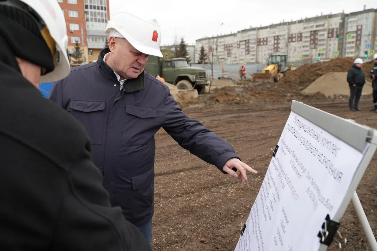 В Красноярске продолжается строительство спортивно-культурного центра в Северном