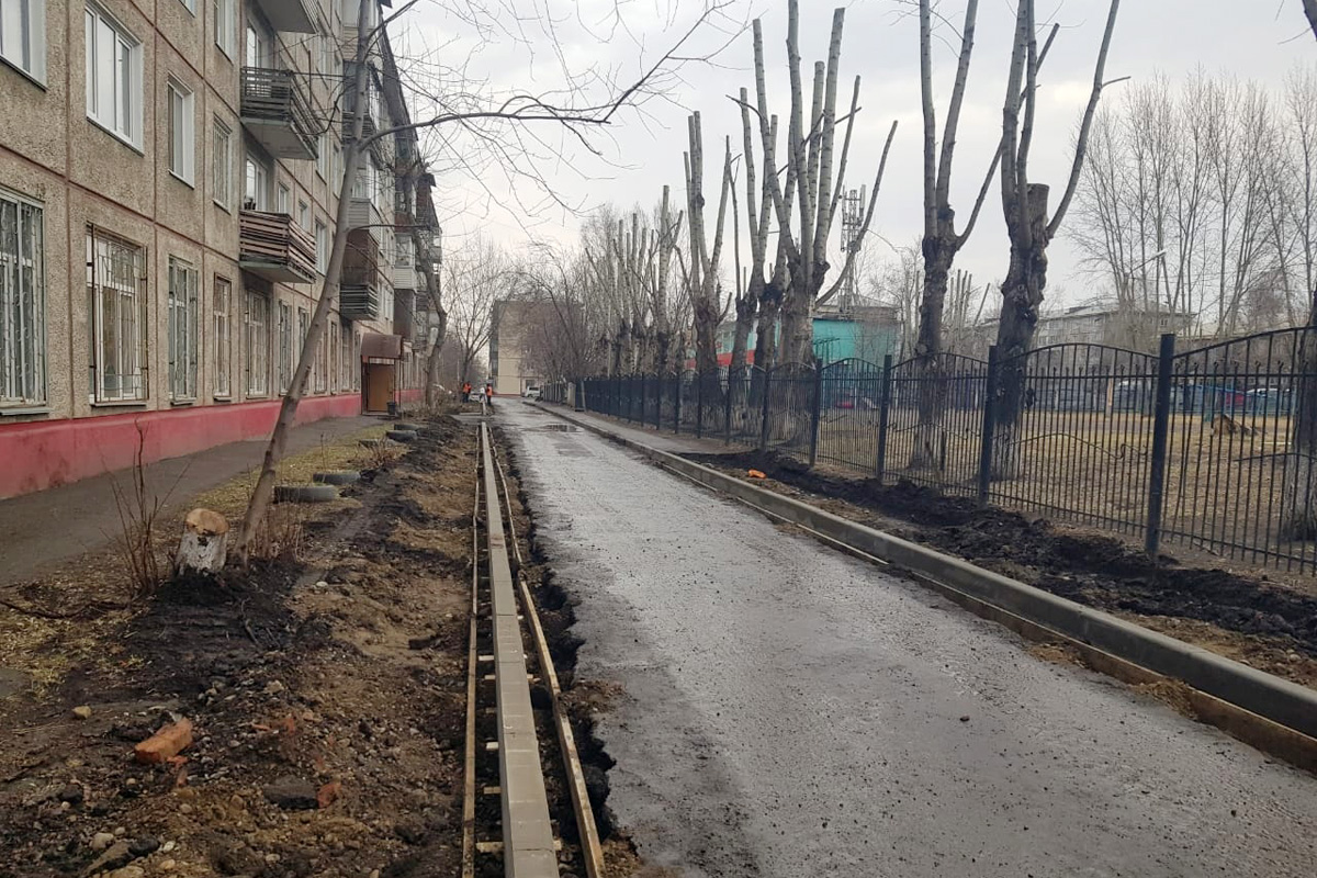 В Ленинском районе Красноярска продолжается ремонт междворовых проездов