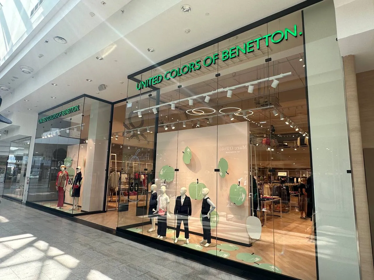 В ТРЦ «Планета» в Красноярске открылся магазин итальянского бренда United Colors of Benetton