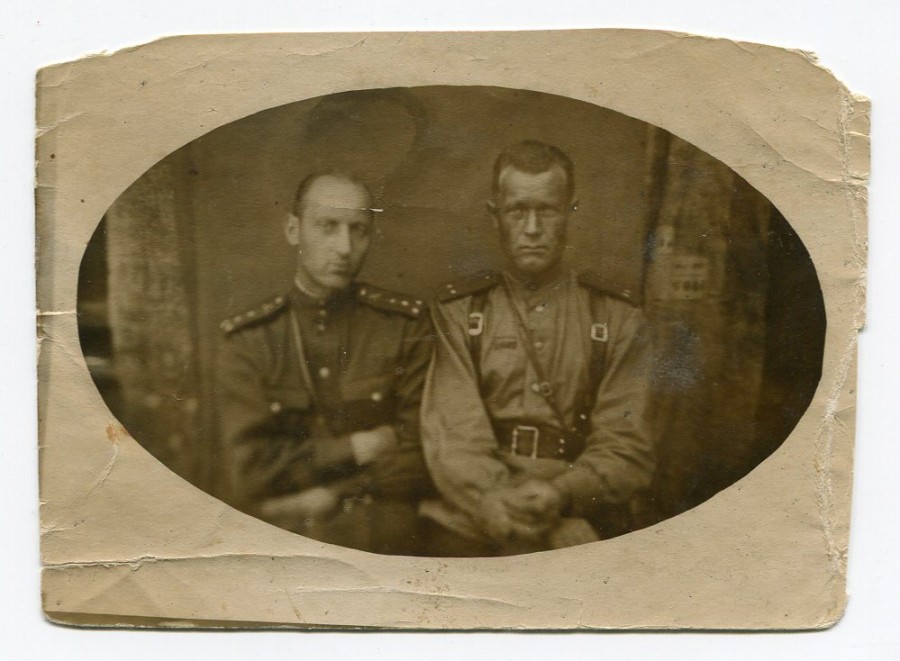 Зубарев фото слева.jpg