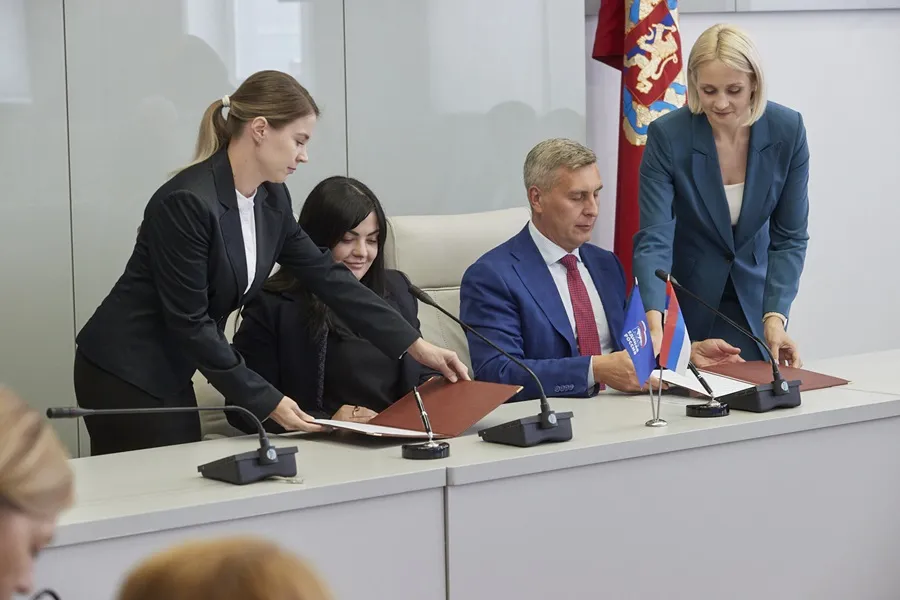 Руководители партии «Единая Россия» из Красноярского края и Херсонской области подписали соглашение