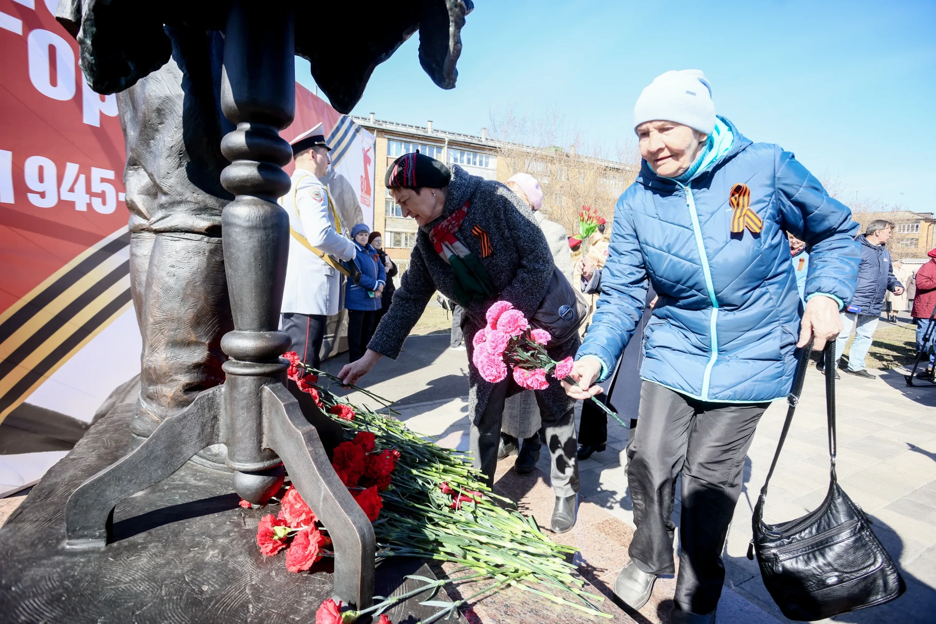 В Красноярске открыли памятник Герою Советского Союза Андрею Водянникову