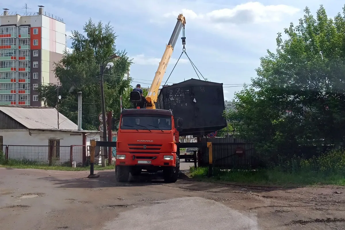 В Центральном районе Красноярска демонтируют незаконные гаражи, кафе и павильоны