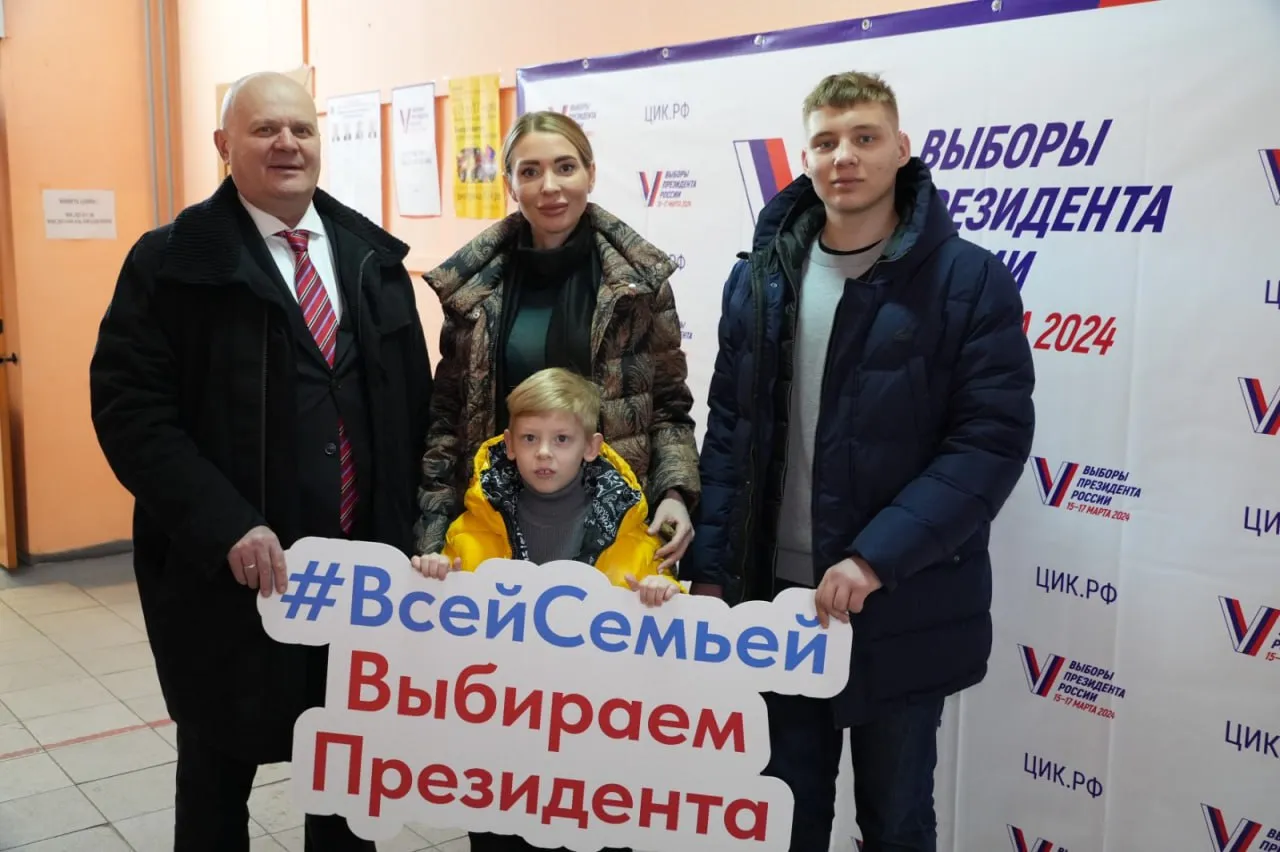 Глава Красноярска проголосовал на выборах президента РФ