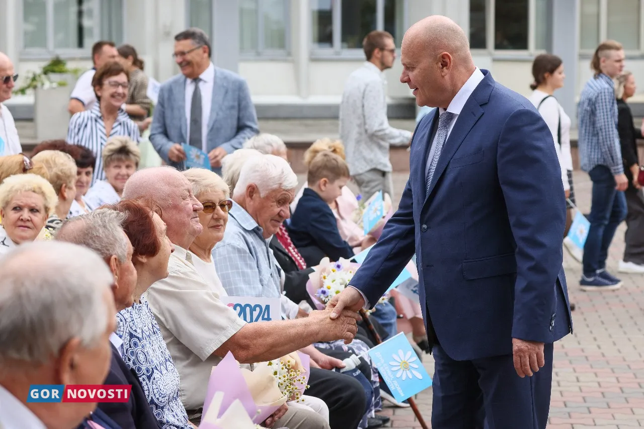Поздравление семей.
Дмитрий Шабалин