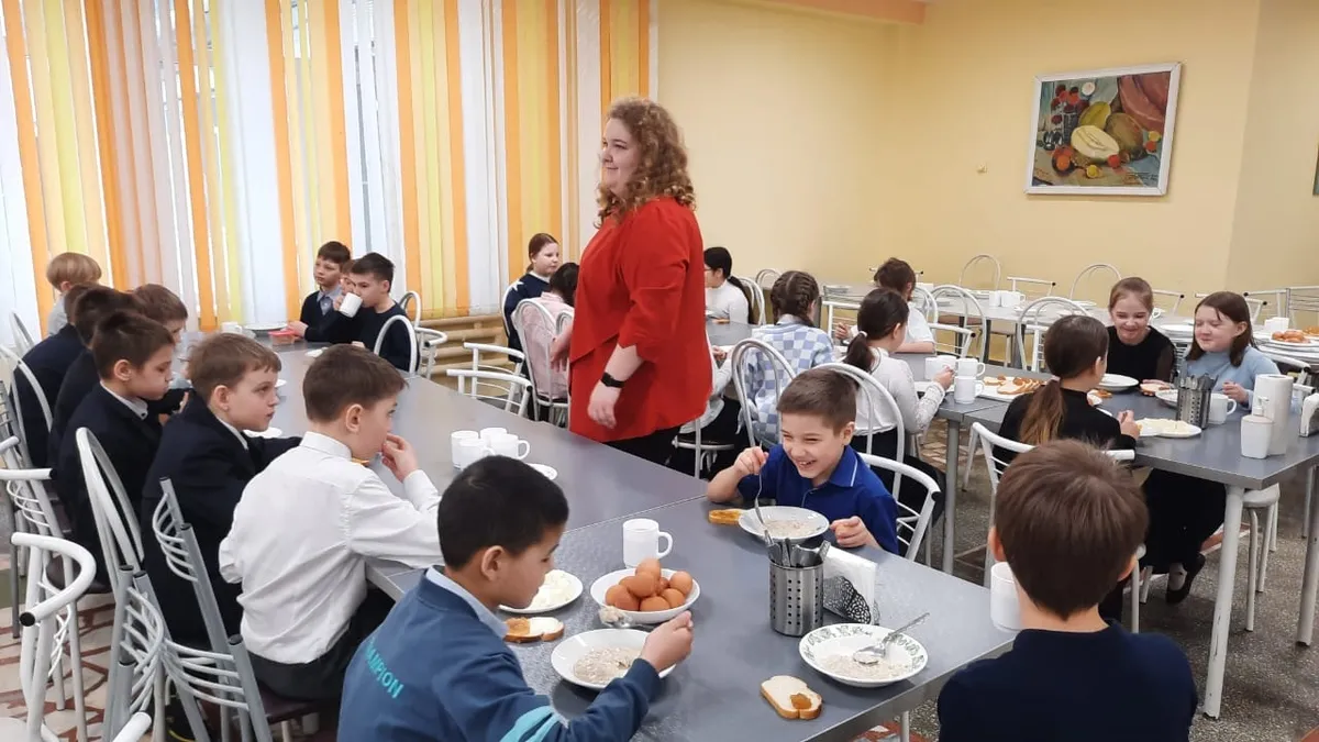 В Красноярске ещё 10 школ начнут готовить еду самостоятельно