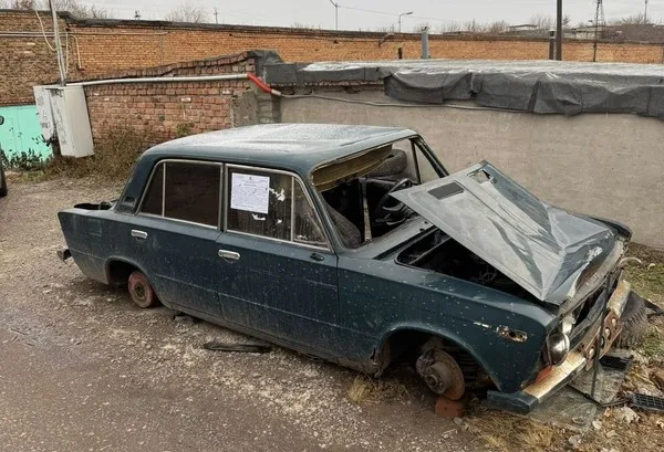 В Красноярске поступило 75 заявок на ликвидацию брошенных авто в администрацию Октябрьского района