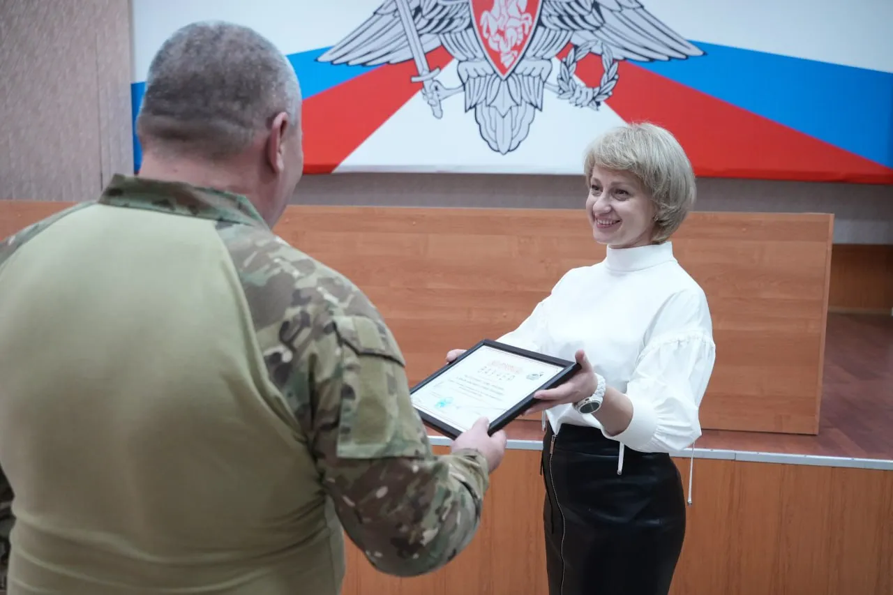 Добровольцам СВО вручили первые ваучеры на квартиры в Красноярске