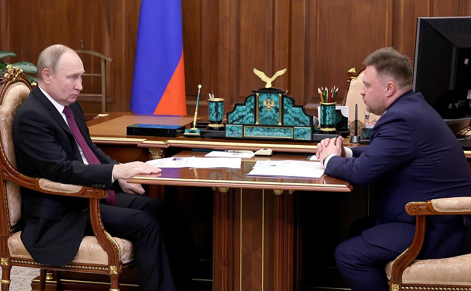 Глава «РусГидро» рассказал Владимиру Путину о переезде офиса в Красноярск