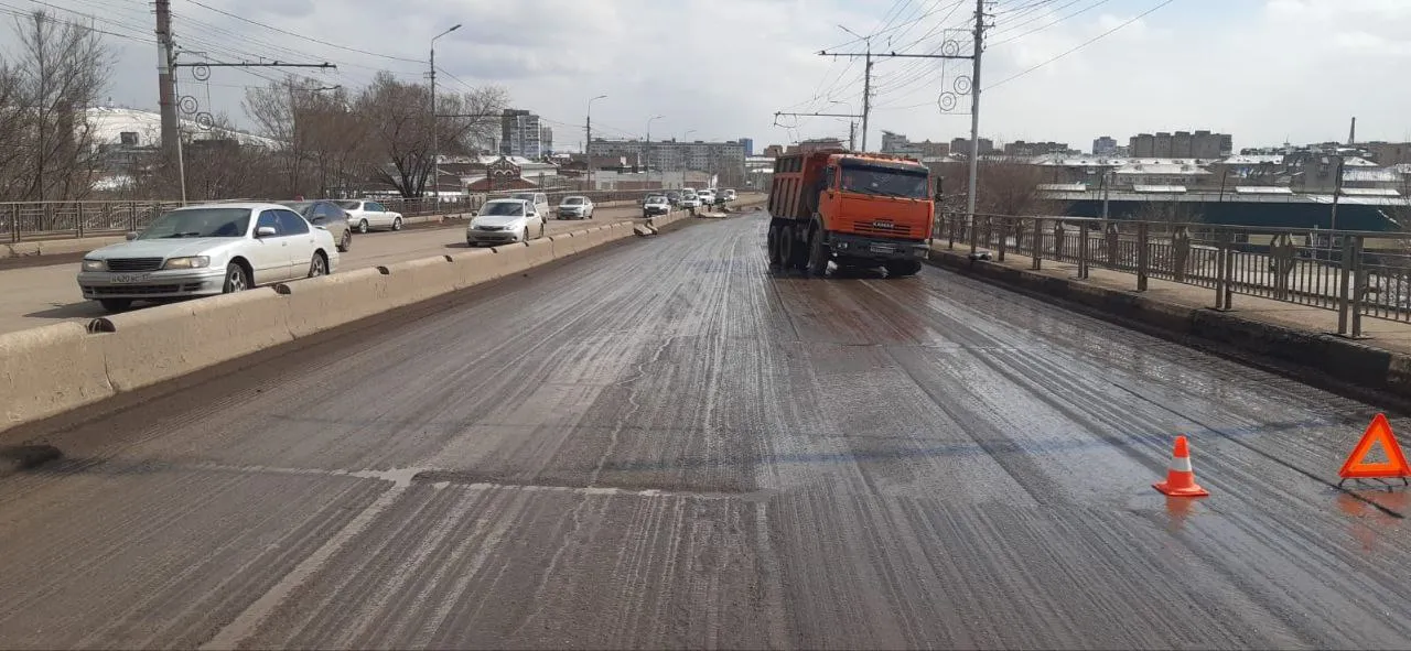 В Красноярске из-за массовой аварии на Копыловском мосту образовался затор