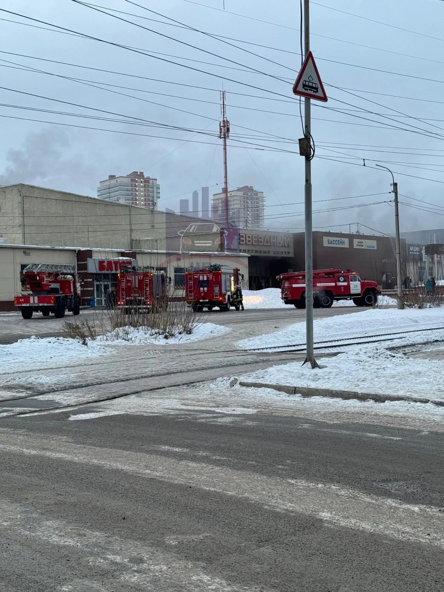 В Красноярске произошел пожар в ТЦ «Звездный» на Говорова