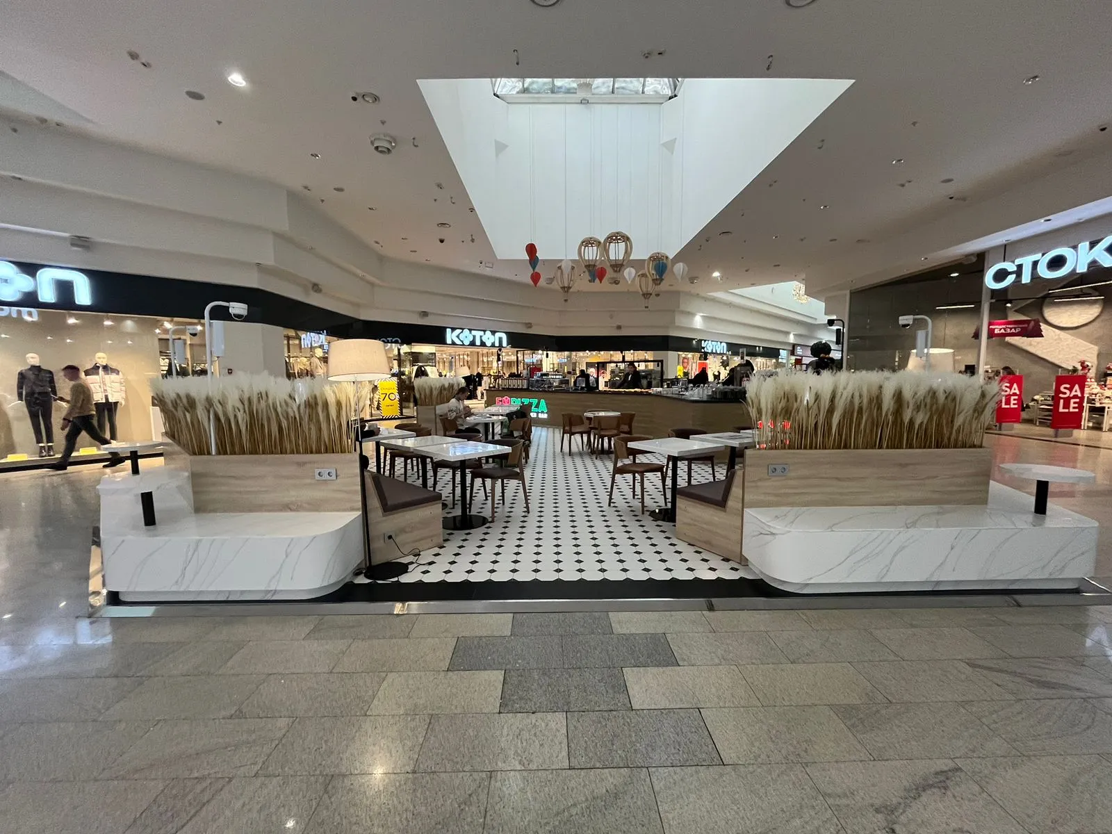 В Красноярске в ТРЦ «Планета» открылось кафе EMPIZZA cafe bar