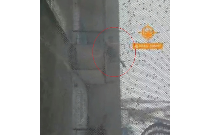 В Солнечном микрорайоне Красноярска ребенок повис на балконе над отделом полиции