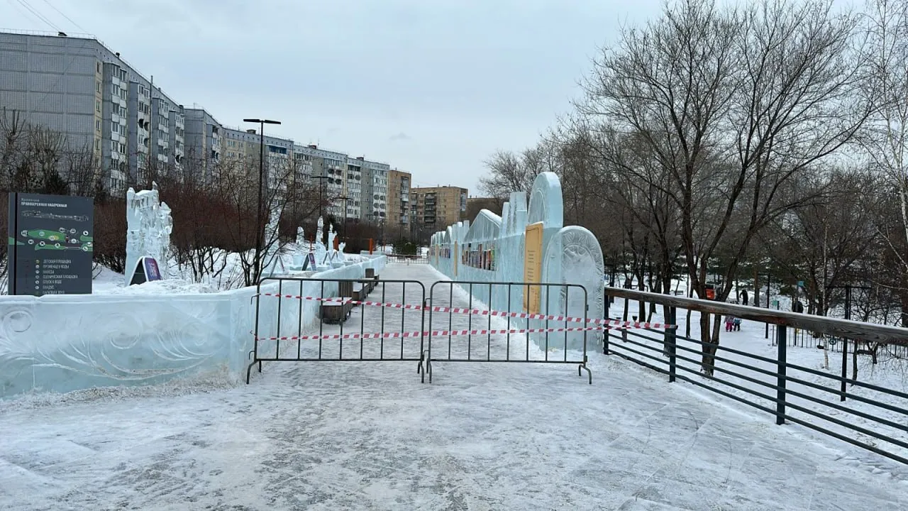 В Красноярске некоторые ледовые конструкции закрыли из-за потепления