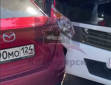 В Красноярске мужчина вытащил водителя автобуса из салона и избил его