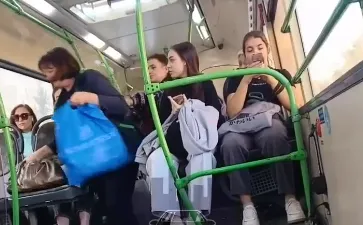 В Красноярске уволили кондуктора, который устроил драку с пассажиром
