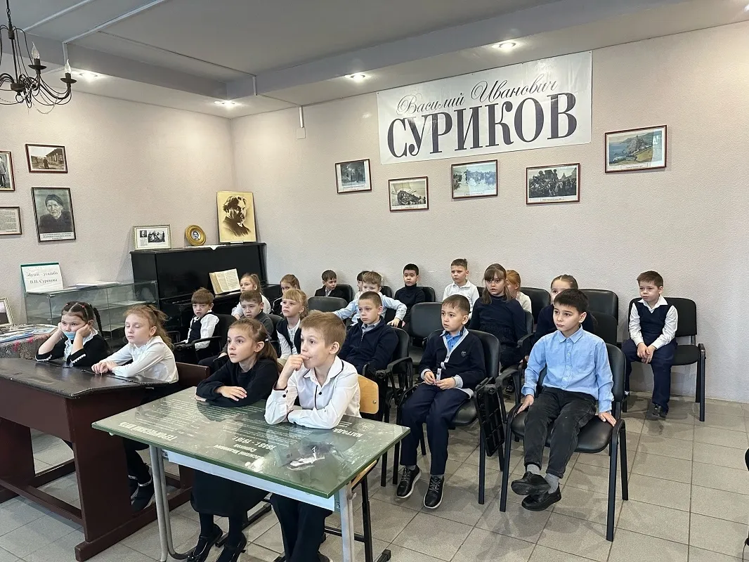Школьников Красноярска познакомили с творчеством Василия Сурикова