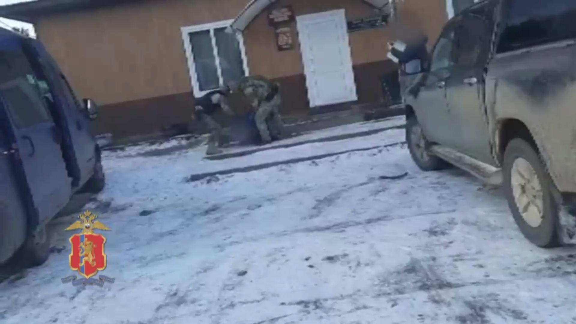 В Красноярском крае задержали пятерых сотрудников центра защиты леса за получение взяток