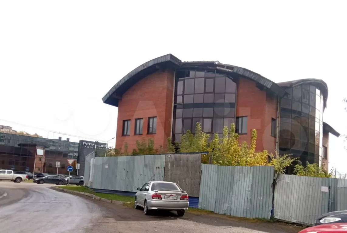 В Красноярске за 70 млн продают недострой на берегу Качи