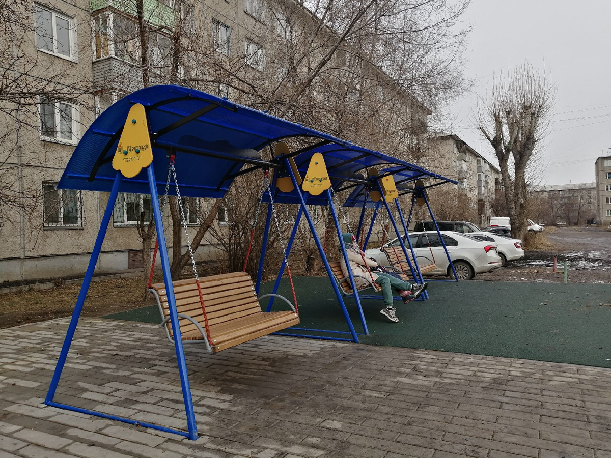 На правом берегу Красноярска завершили благоустройство сквера Уютный