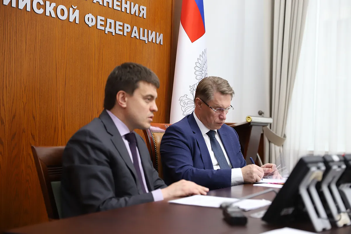 Михаил Котюков обсудил с Михаилом Мурашко модернизацию больниц Красноярского края